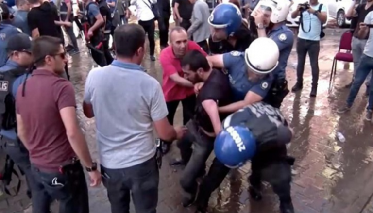 الشرطة التركية تعتقل معارضين - رويترز