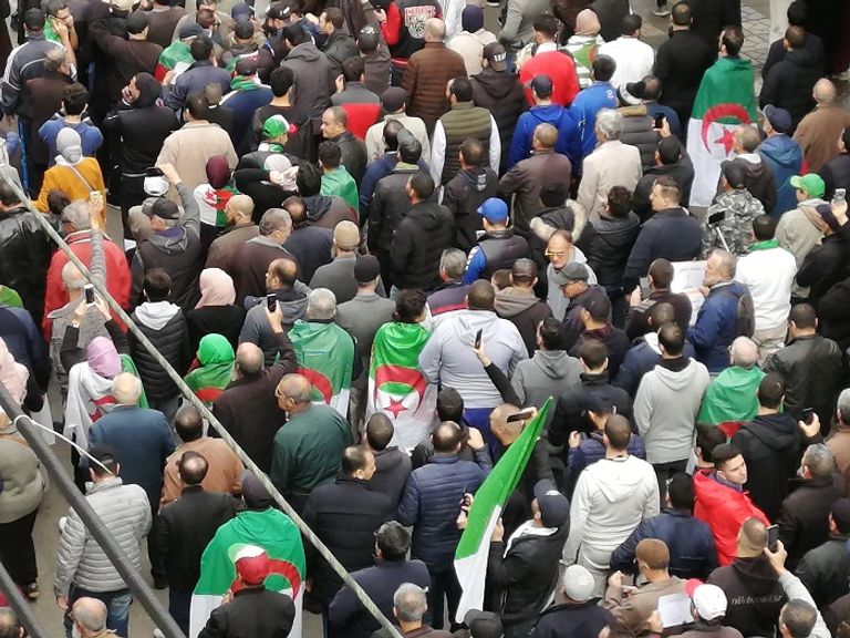 مظاهرة رافضة لنتائج الانتخابات بالجزائر العاصمة