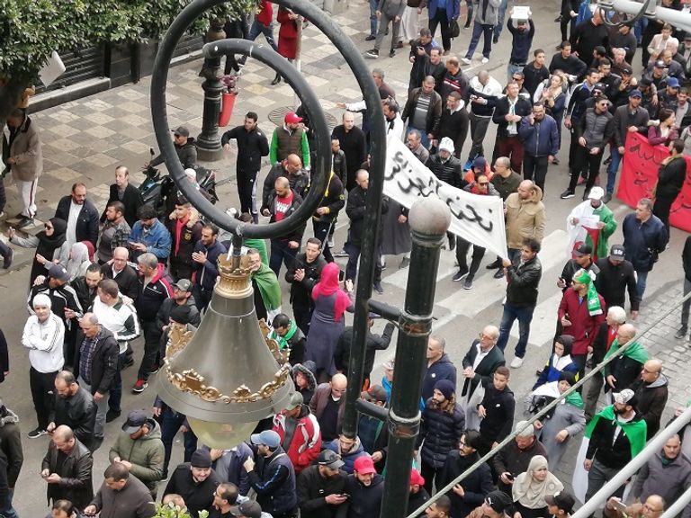 مظاهرة رافضة لنتائج الانتخابات بالجزائر العاصمة