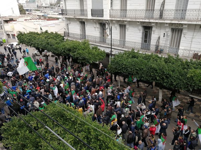 مظاهرة رافضة لنتائج الانتخابات بالجزائر العاصمة