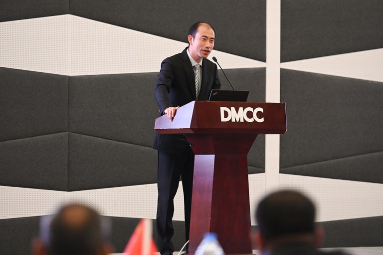 لي جين المستشار الاقتصادي والتجاري في قنصلية جمهورية الصين الشعبية في دبي