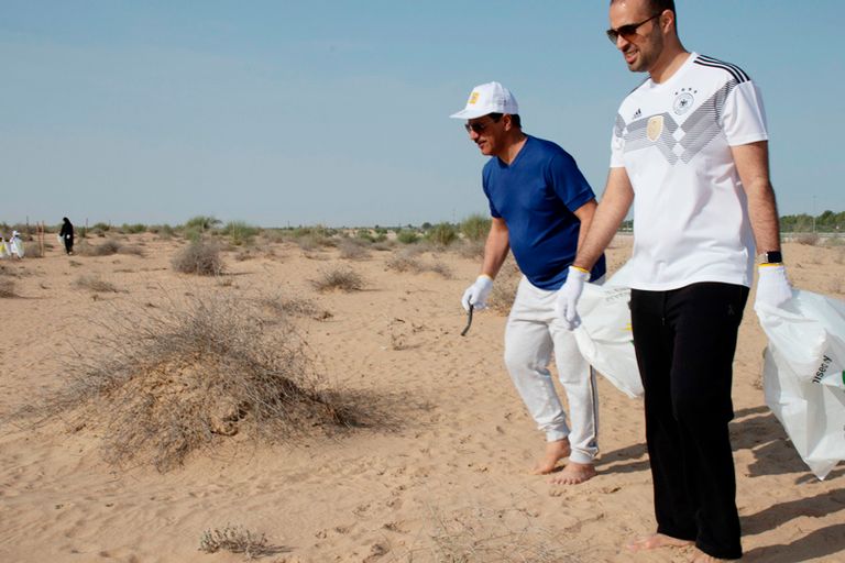 5 آلاف متطوع يشاركون في حملة "نظفوا الإمارات" بدبي