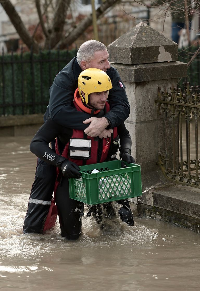 السيول اجتاحت المنازل وأغرقت الشوارع في فرنسا