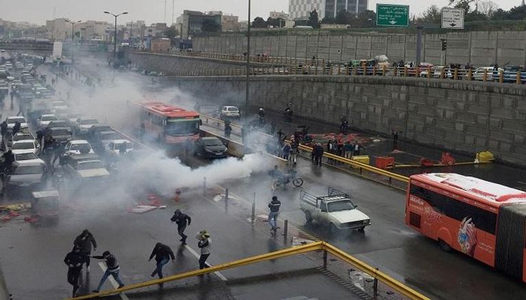 قوات النظام الإيراني استخدمت العنف ضد المتظاهرين