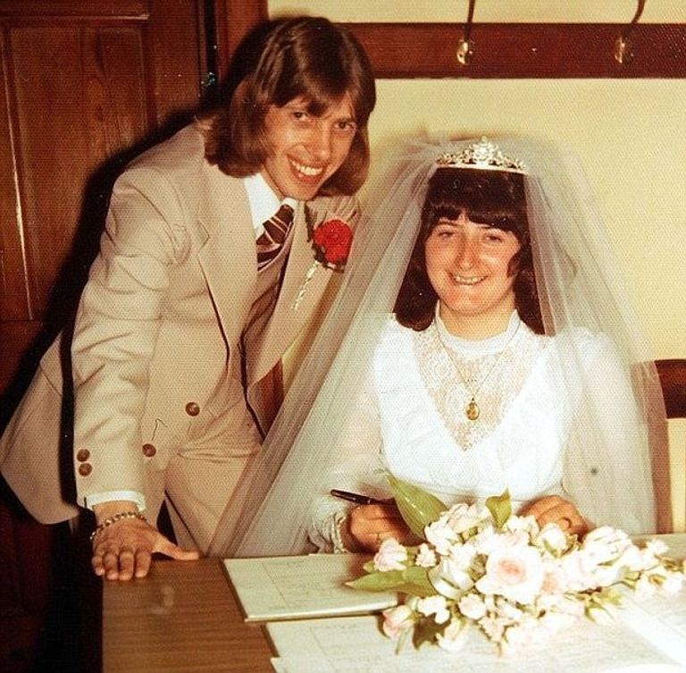 رون تراجع عن خطبته من الزوجة التاسعة