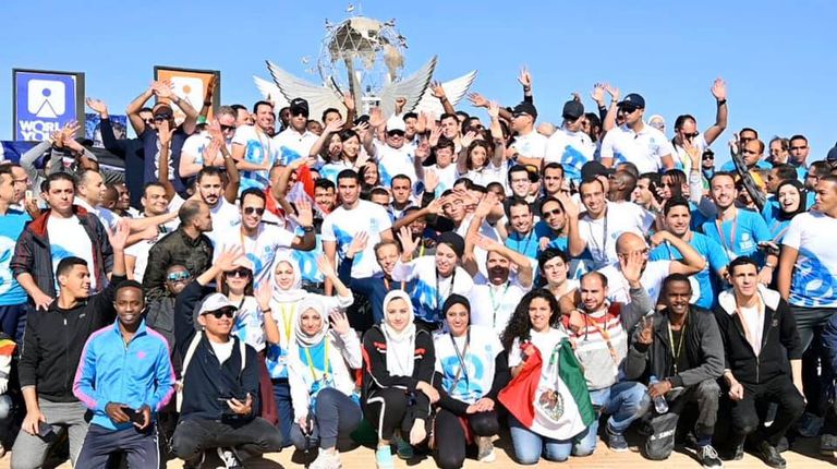 بالصور.. السيسي يقود "ماراثون السلام" بمشاركة شباب العالم