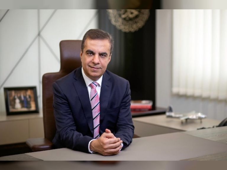 عادل العلي الرئيس التنفيذي للعربية للطيران "العربية للطيران" تواصل تحقيق الإنجازات