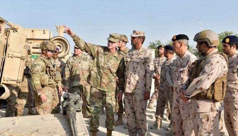 قائد القوات البرية الإماراتية وقائد الجيش الأمريكي الثالث