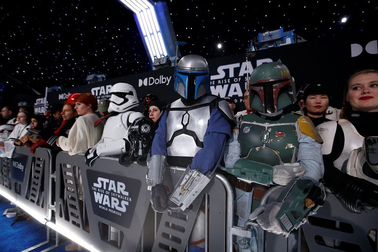جانب من افتتاح العرض الأول لأحدث أفلام سلسلة "حرب النجوم"
