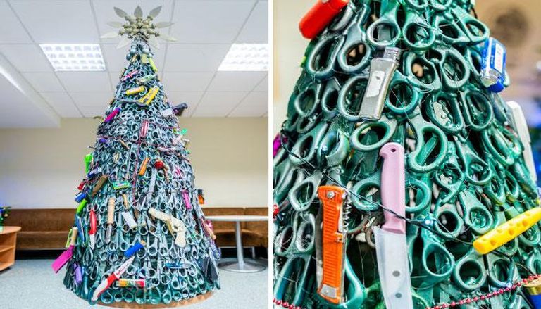 شجرة كريسماس من السكاكين والمقصات في ليتوانيا