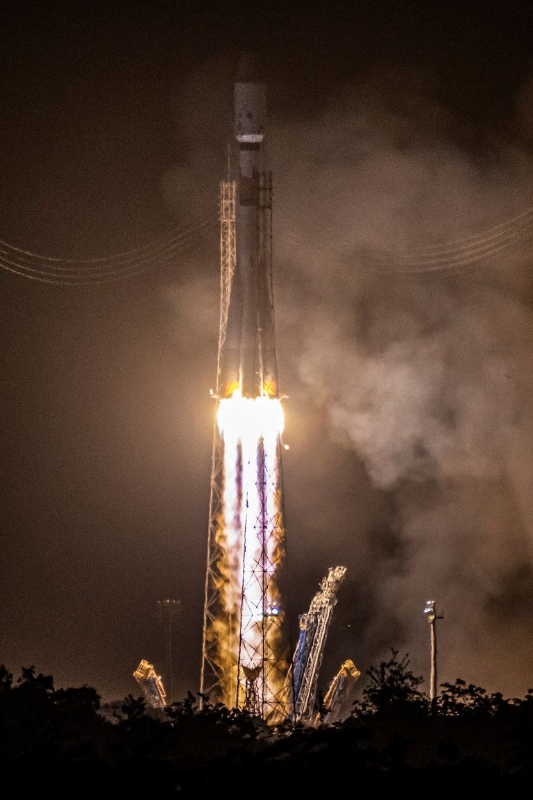 إطلاق "كيوبس" من قاعدة كورو الفرنسية