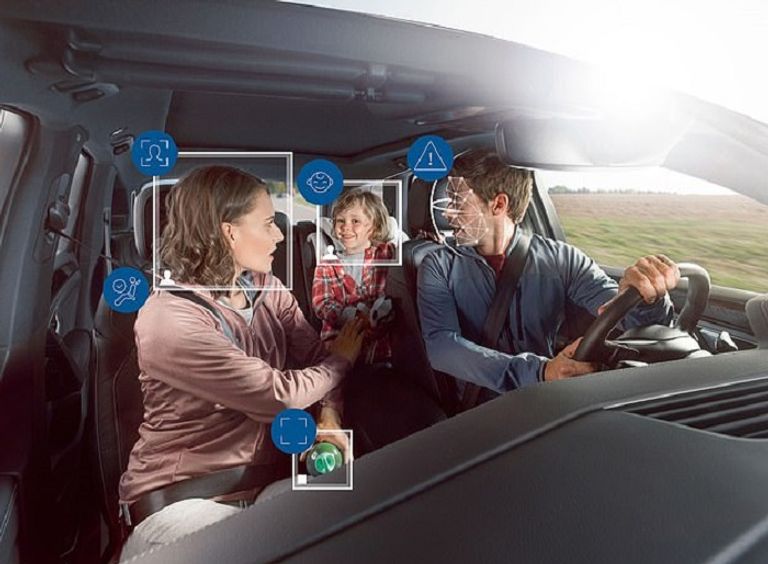 واحد من كل 10 حوادث للسيارات ناتج عن تشتت انتباه السائقين