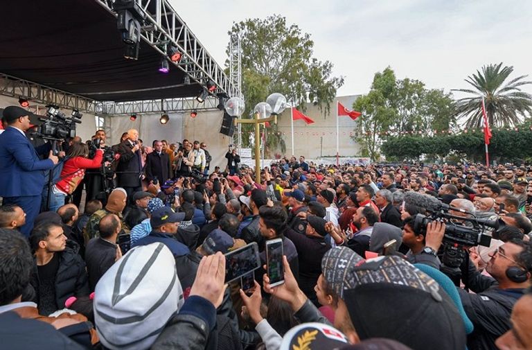 الرئيس التونسي يلقي كلمته الأولى في سيدي بوزيد