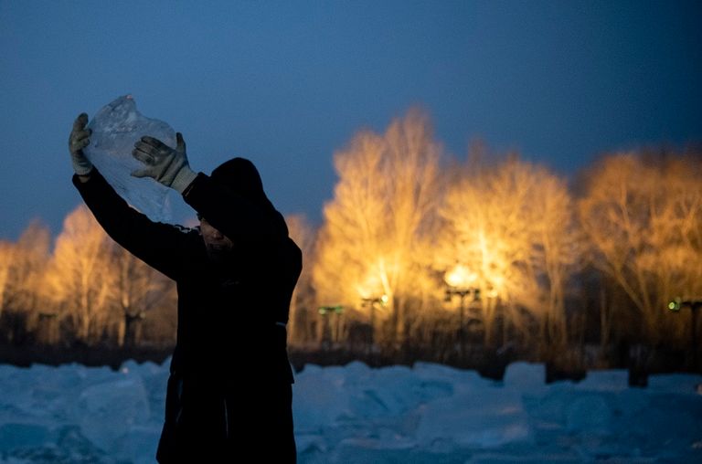 يجني كل عامل 500 يوان "72 دولاراً" في اليوم