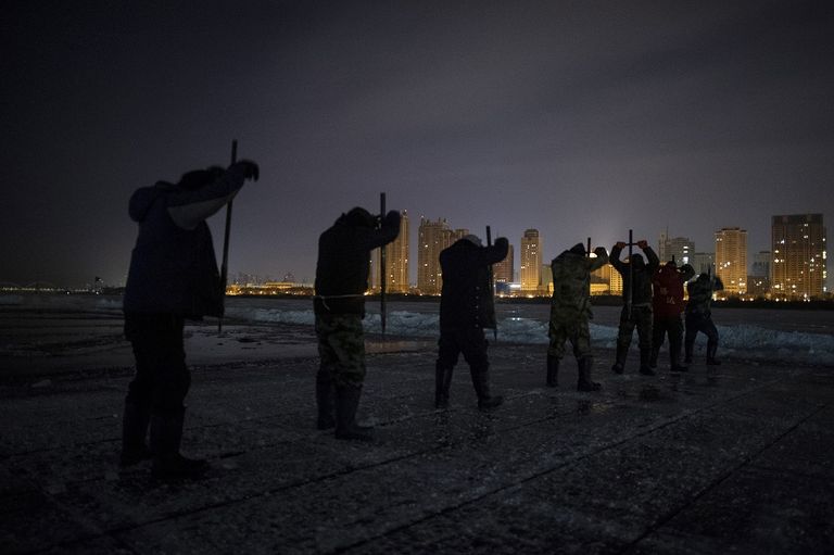 يجني كل عامل 500 يوان "72 دولاراً" في اليوم