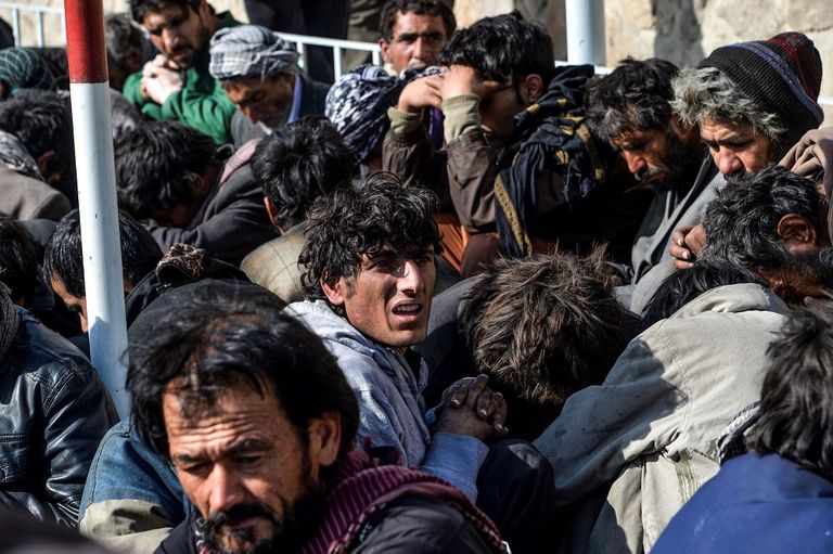 مدمنو مخدرات في مركز لإعادة التأهيل بأفغانستان