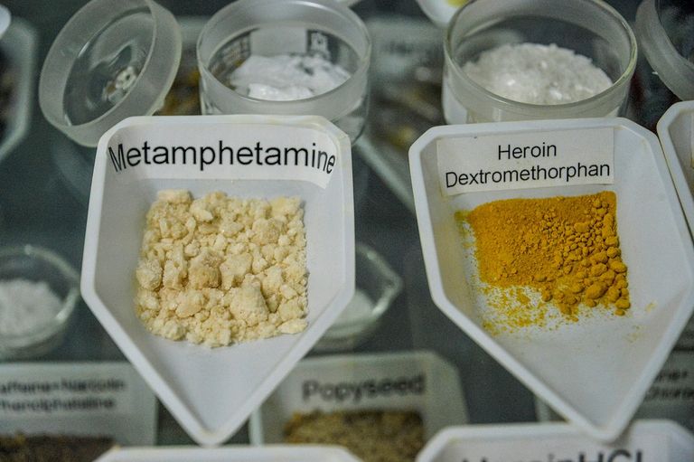 مدمنو مخدرات في مركز لإعادة التأهيل بأفغانستان