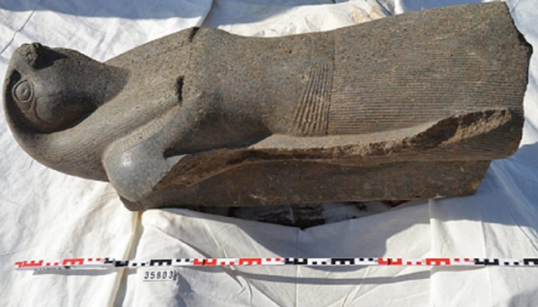 تمثال الإله "حورس" المكتشف في الأقصر