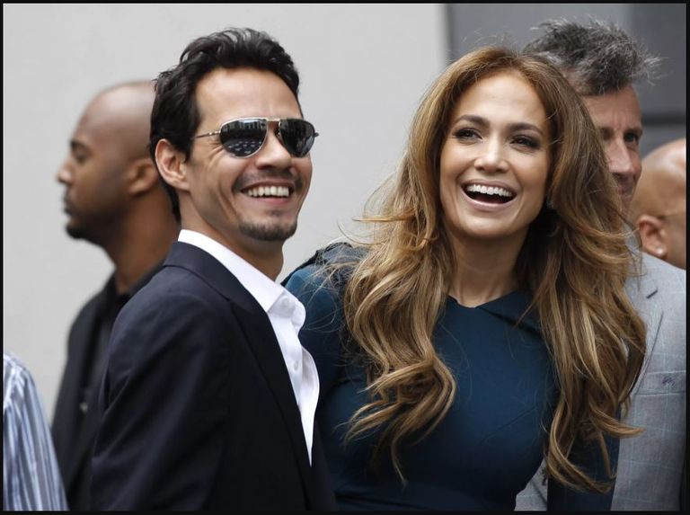 الحريق يلتهم يخت مارك أنطوني