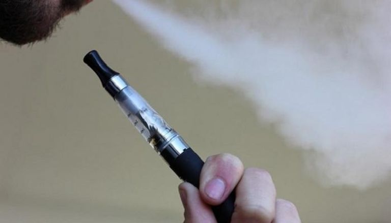كندا تحظر تسويق منتجات التدخين الإلكتروني الموجهة للشباب
