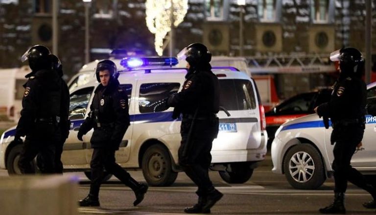 الشرطة الروسية في موقع الهجوم - أ ف ب