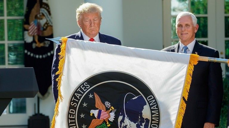 الرئيس الأمريكي دونالد ترامب يعلن عن البدء الرسمي لعمل القيادة الفضائية الأمريكية الرئيس الأمريكي أقر في أغسطس الماضي بدء عمل قيادة عسكرية للفضاء