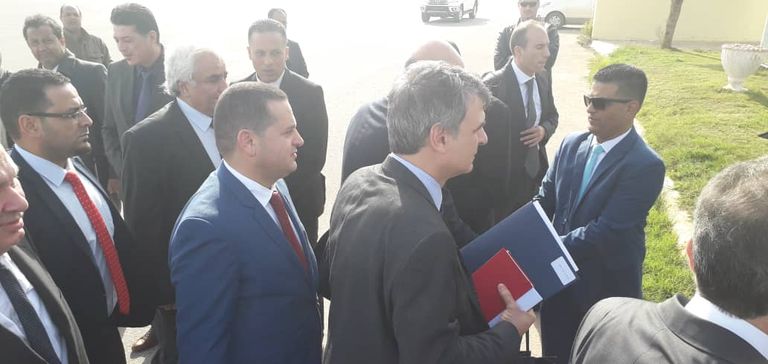 وزير الخارجية اليوناني التقى رئيس الحكومة الليبية المؤقتة ببنغازي