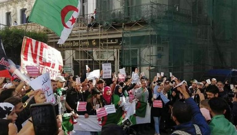 مظاهرة لطلبة الجزائر مطالبة بالتغيير الجذري - أرشيفية