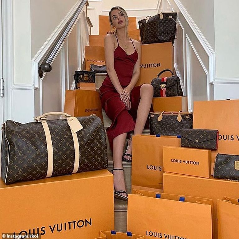 نشرت الصور على حساب Rich Kids of the Internet 