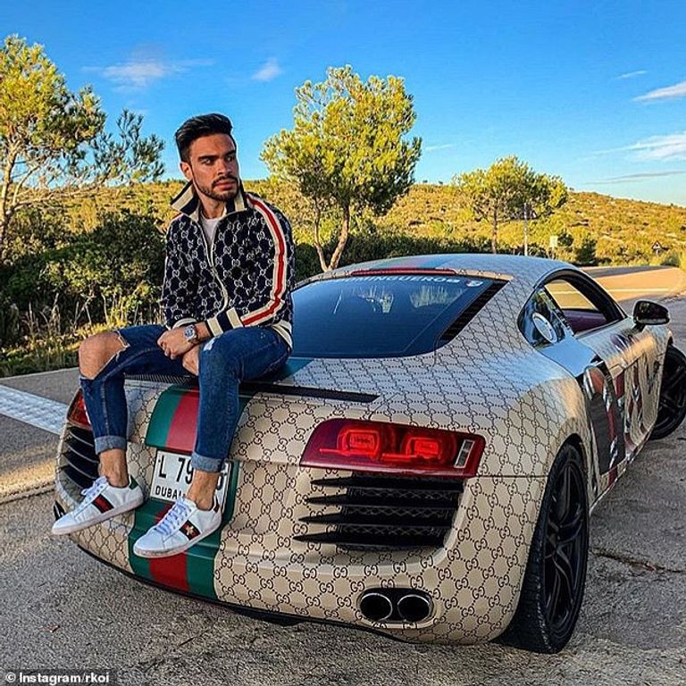 نشرت الصور على حساب Rich Kids of the Internet 