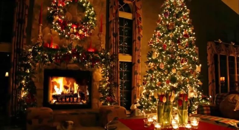مشهد من فيلم الكريسماس "هوم ألون"