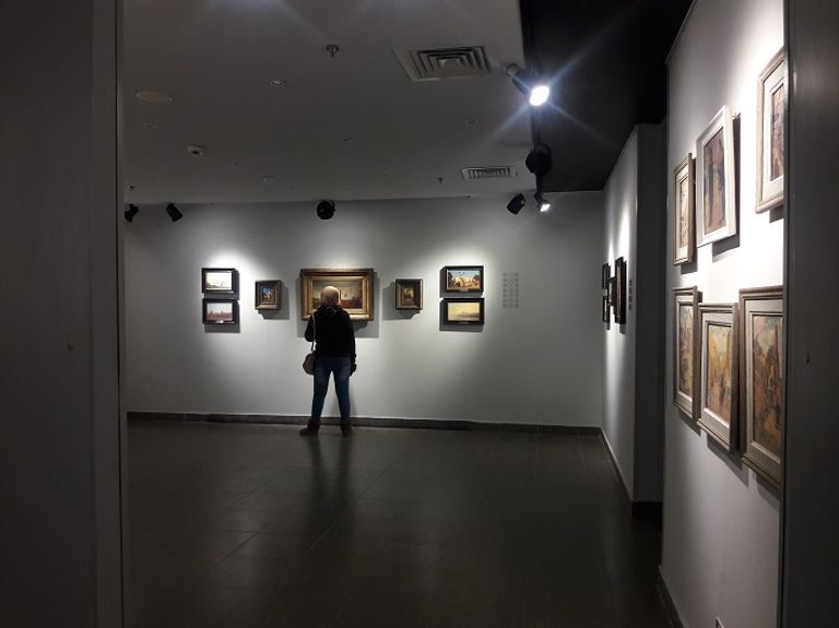 جانب من المعرض الفني