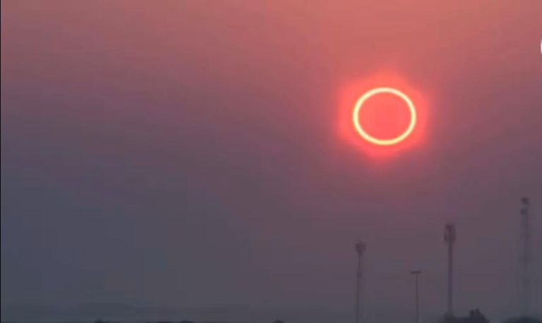 ظاهرة الكسوف النادرة 