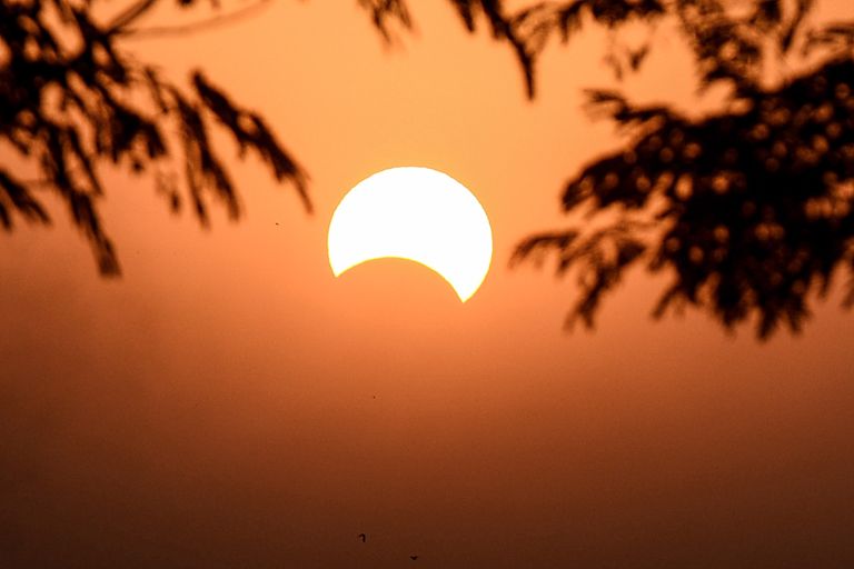 ظاهرة الكسوف النادرة 