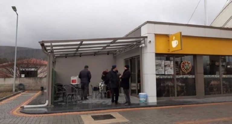 صورة من مؤتمر حزب الشعوب الديمقراطي الذي عقد في الشارع