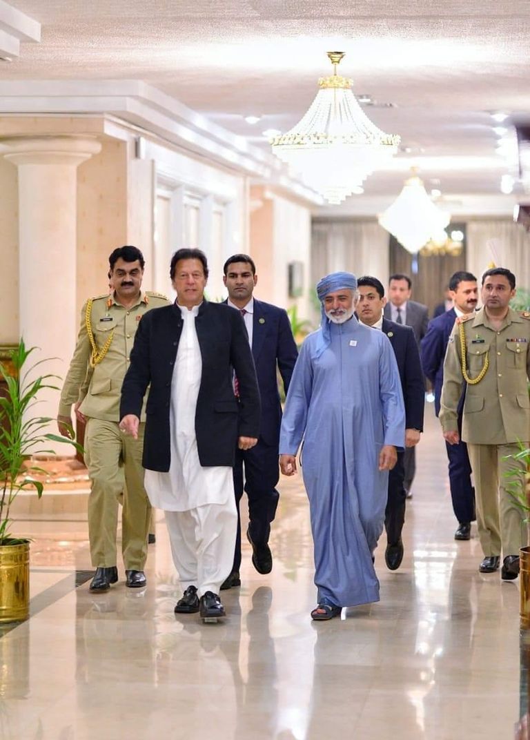 الرئيس الباكستاني ووزير التسامح الإماراتي