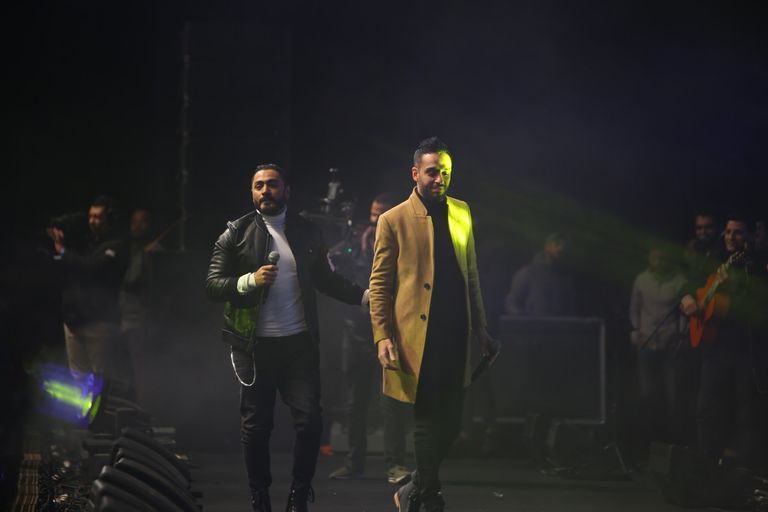 تامر حسني ورامي جمال يغنيان "دايب"