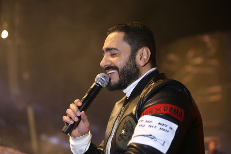 تامر حسني ورامي جمال يغنيان "دايب"