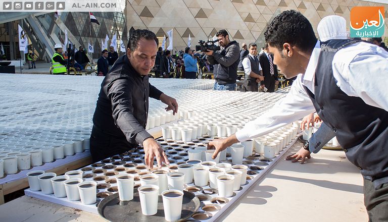 لوحة فنية لقناع توت عنخ آمون تسجل رقما قياسيا بجينيس