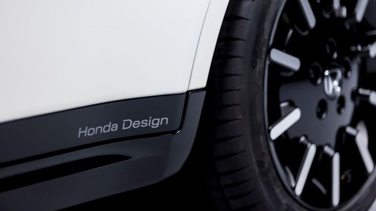 السيارة e الكهربائية تجمع بين روعة التصميم والتقنيات الابتكارية