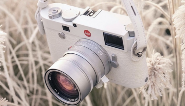 كاميرا M10-P باللون الأبيض