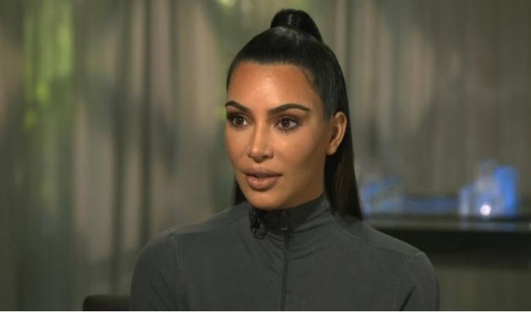 كيم كاردشيان وجينيفر أنيستون 