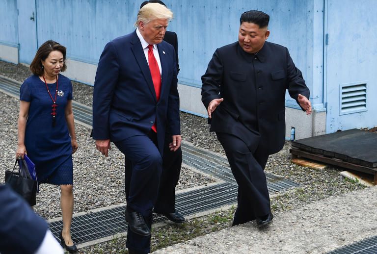 الرئيس الأمريكي دونالد ترامب وزعيم كوريا الشمالية كيم جونج أون