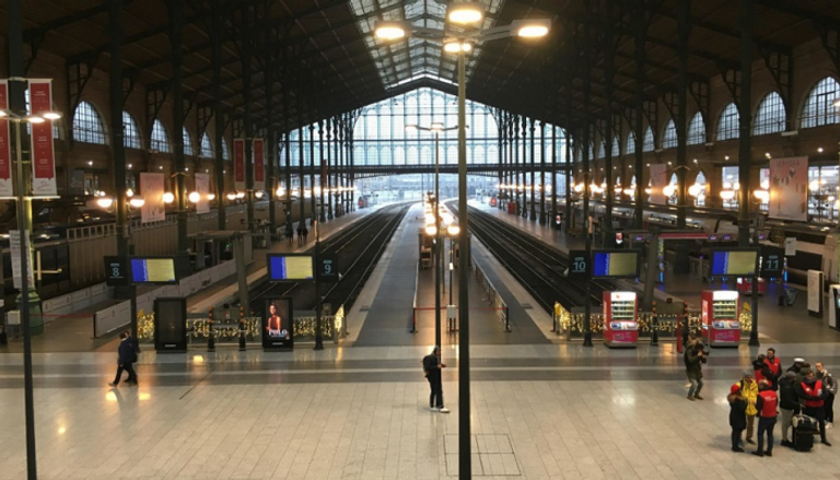 خطوط المترو والقطار تعمل في باريس مجانا في ليلة العام الجديد