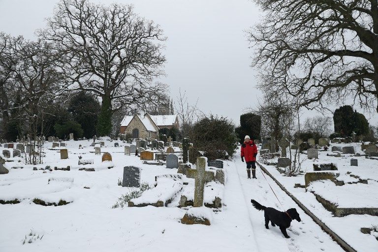 الثلج يغطي شوارع ومنازل العاصمة لندن