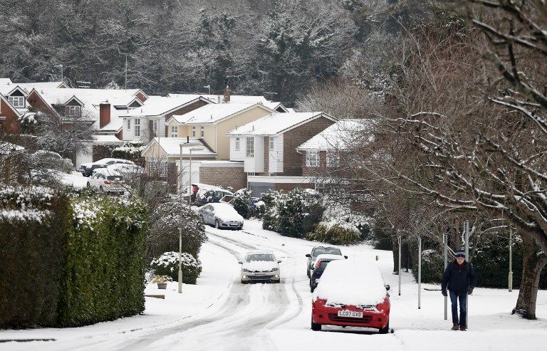 الثلج يغطي شوارع ومنازل العاصمة لندن