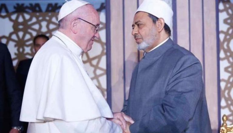 الدكتور أحمد الطيب والبابا فرنسيس - أرشيفية