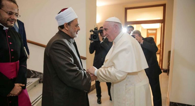 فضيلة شيخ الأزهر وقداسة البابا فرنسيس - أرشيفية فضيلة شيخ الأزهر وقداسة البابا فرنسيس - أرشيفية