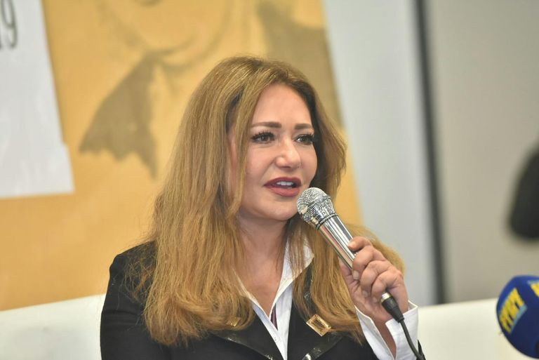 الفنانة ليلى علوي في ندوة معرض القاهرة للكتاب 