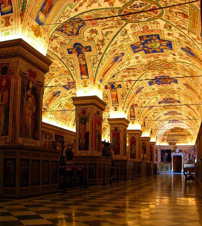 كنيسة "Sistine". جانب من متاحف الفاتيكان